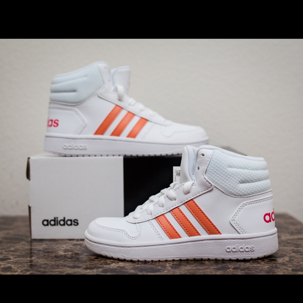 NEW ADIDAS / KIDS WHITE HOOPS MID 2.0 K
